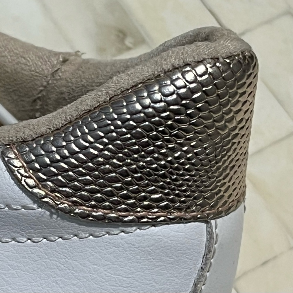 Bershka White Sneakers with Rose Gold Detail size 7 or EU 37 - Picture 8 of 11